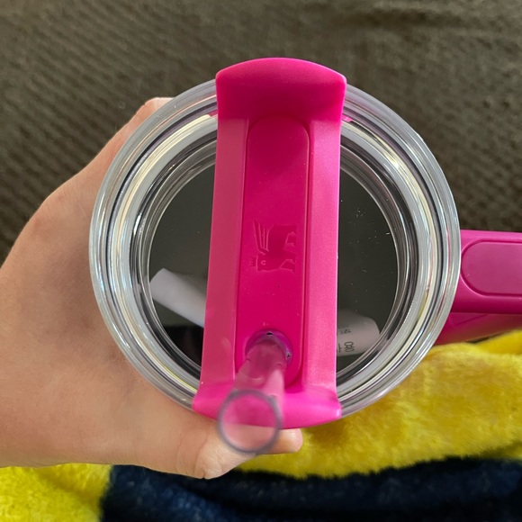 Hot pink/camelia Stanley tumbler - Picture 3 of 3